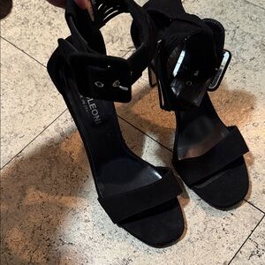 Elegant Black Heels by Leoni